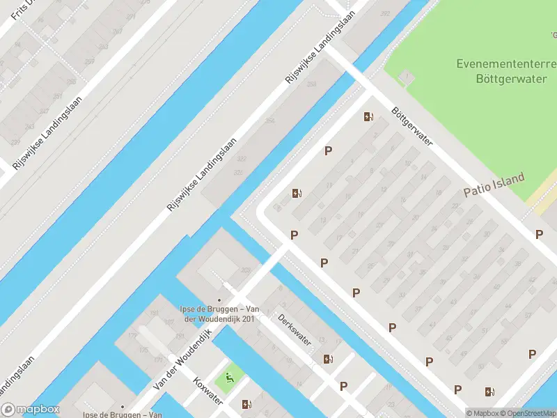 Ambulance met gepaste spoed naar de Van Dijkwater in 's-Gravenhage