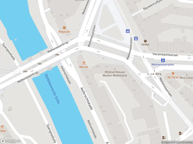 Ambulance met gepaste spoed naar de Aelbrechtskade in Rotterdam