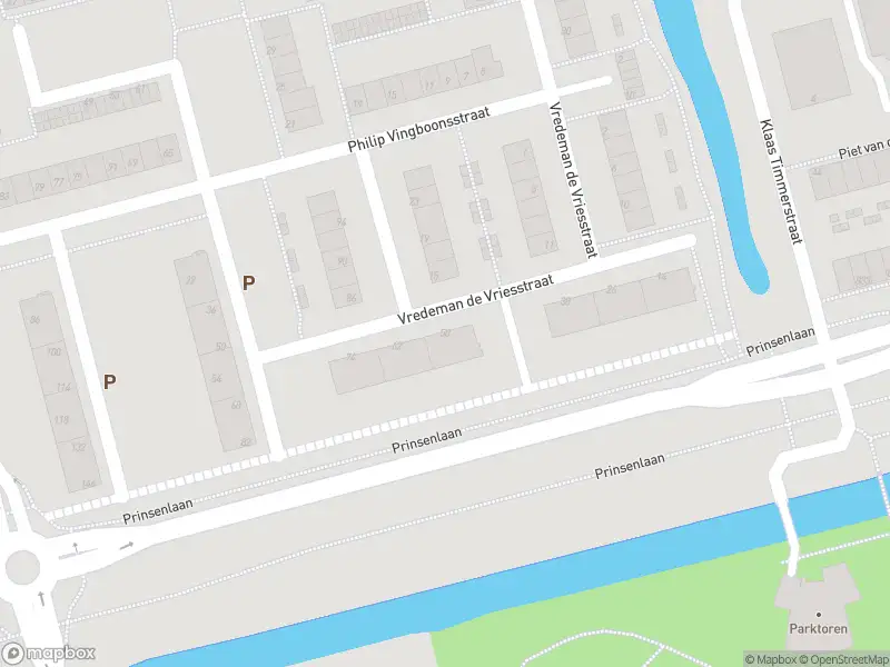 Ambulance met grote spoed naar de Vredeman de Vriesstraat in Rotterdam