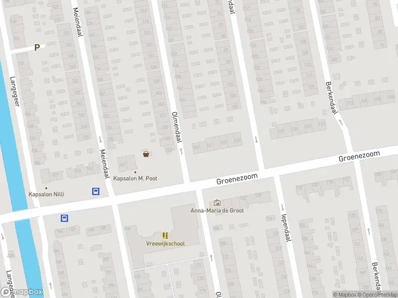 Ambulance met grote spoed naar de Groenezoom in Rotterdam