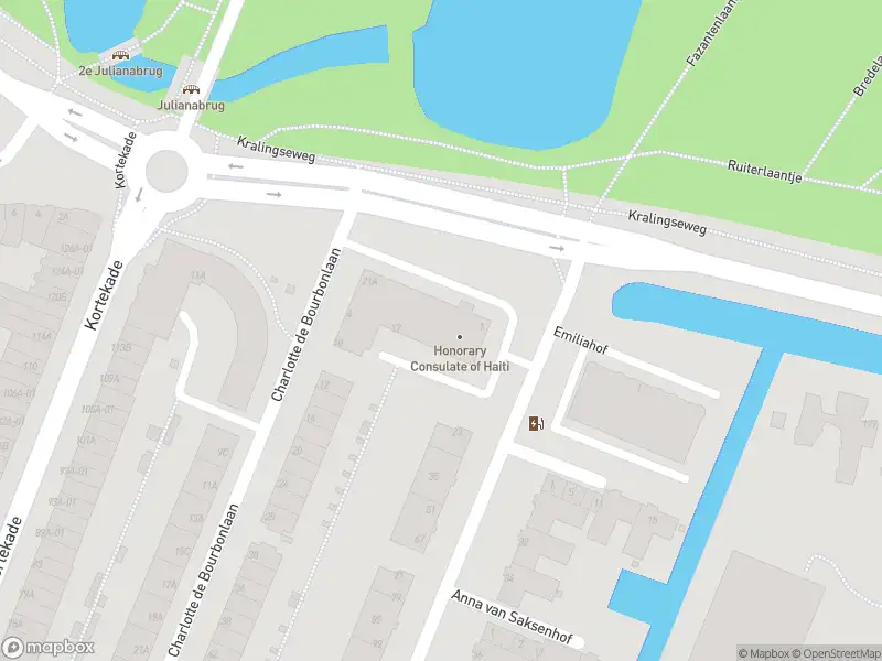 Ambulance met gepaste spoed naar de Kralingseweg in Rotterdam