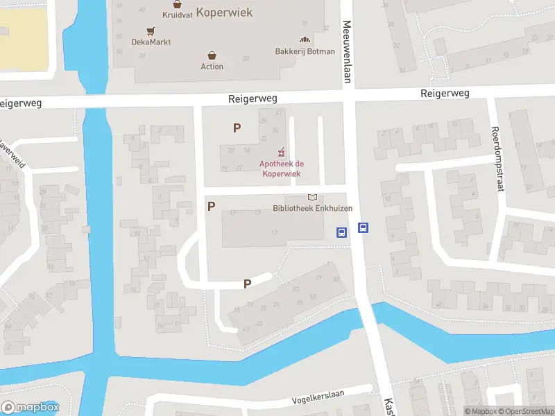 Ambulance met grote spoed naar de Wielewaal in Enkhuizen