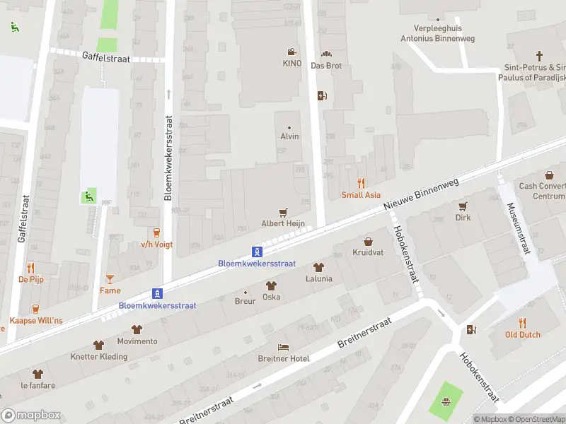 Ambulance met grote spoed naar de Nieuwe Binnenweg in Rotterdam