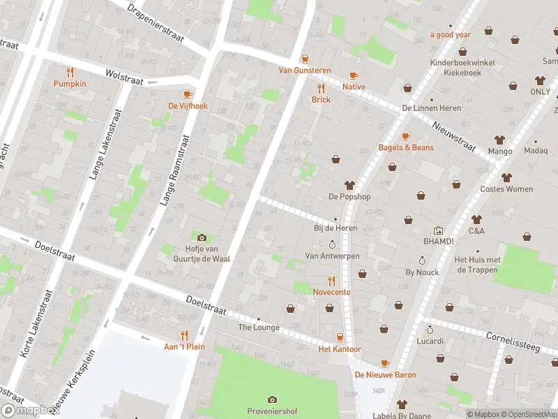 Ambulance met grote spoed naar de Korte Gierstraat in Haarlem