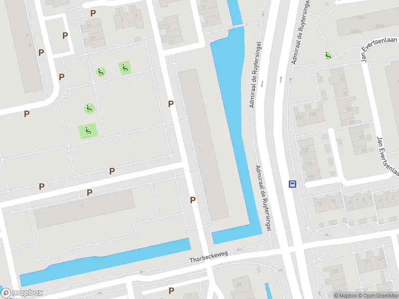 Ambulance met gepaste spoed naar de Gerbrandylaan in Voorschoten