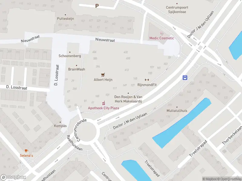 Ambulance met grote spoed naar de Dr. J.M. den Uyllaan in Spijkenisse