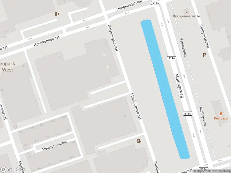 Ambulance met gepaste spoed naar de Pittsburghstraat in Rotterdam