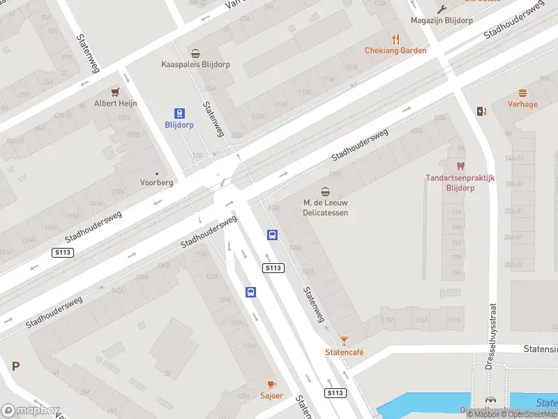 Ambulance met grote spoed naar de Statenweg in Rotterdam