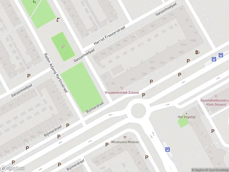 Ambulance met grote spoed naar de Bijlmerdreef in Amsterdam