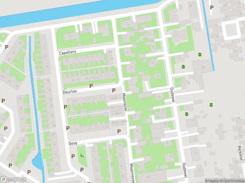 Ambulance met grote spoed naar de Maannezee in Dirksland