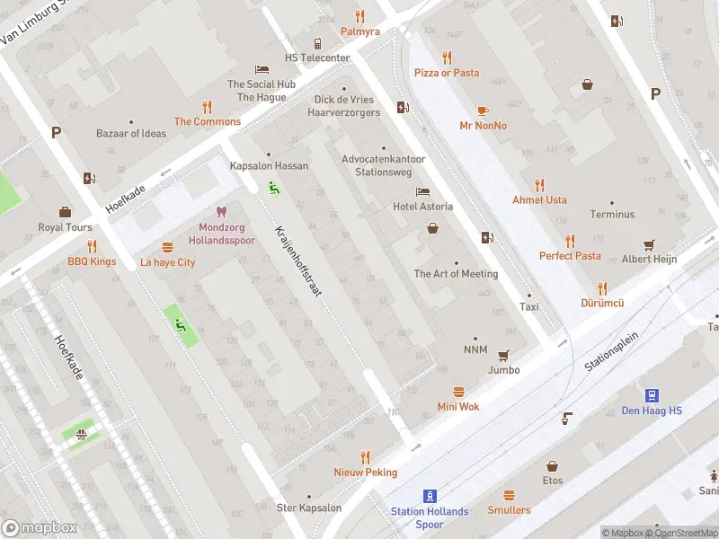 Ambulance met gepaste spoed naar de Stationsplein in 's-Gravenhage