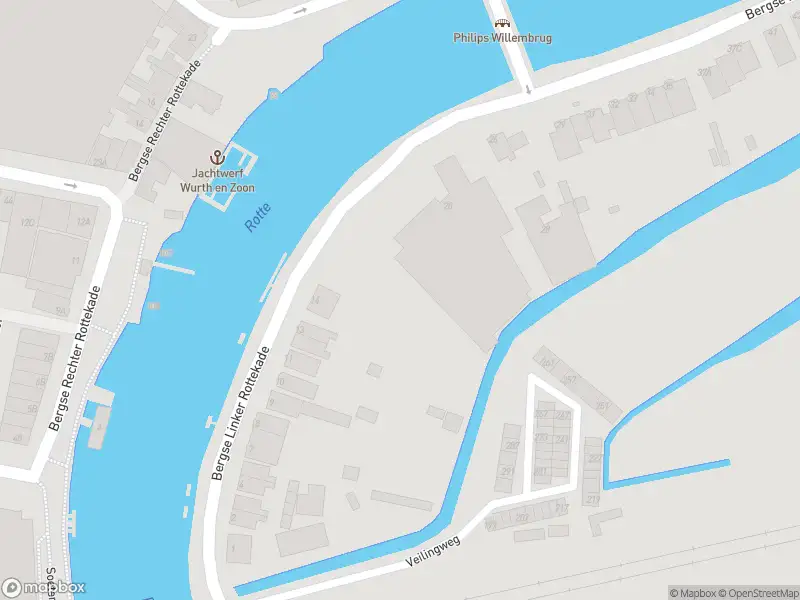 Ambulance met grote spoed naar de Bergse Linker Rottekade in Rotterdam