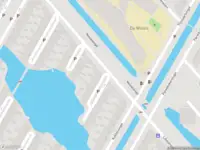 Ambulance met grote spoed naar de Harriët Freezerhof in 's-Gravenhage