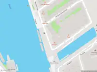 Ambulance met grote spoed naar de Weesperzijde in Amsterdam