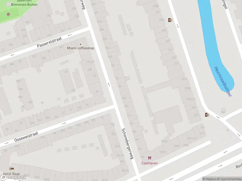 Ambulance met gepaste spoed naar de Schonebergerweg in Rotterdam