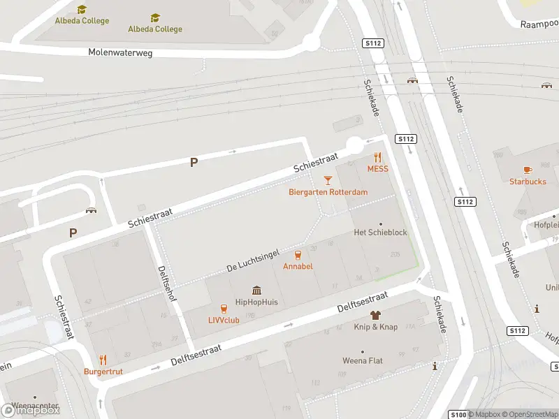 Ambulance met grote spoed naar de Schiestraat in Rotterdam