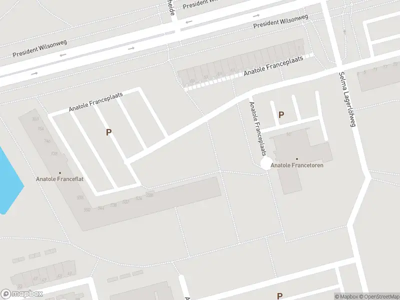 Ambulance met grote spoed naar de Anatole Franceplaats in Rotterdam