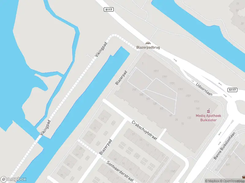 Ambulance met gepaste spoed naar de Blazerpad in Amsterdam