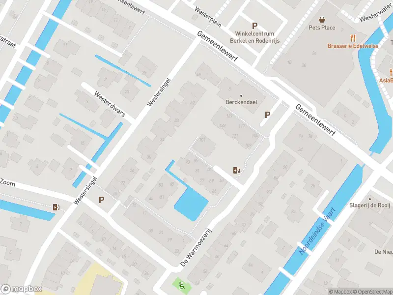 Ambulance met grote spoed naar de De Warmoezerij in Berkel en Rodenrijs