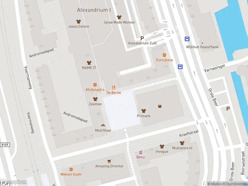 Ambulance met grote spoed naar de Poolsterplein in Rotterdam