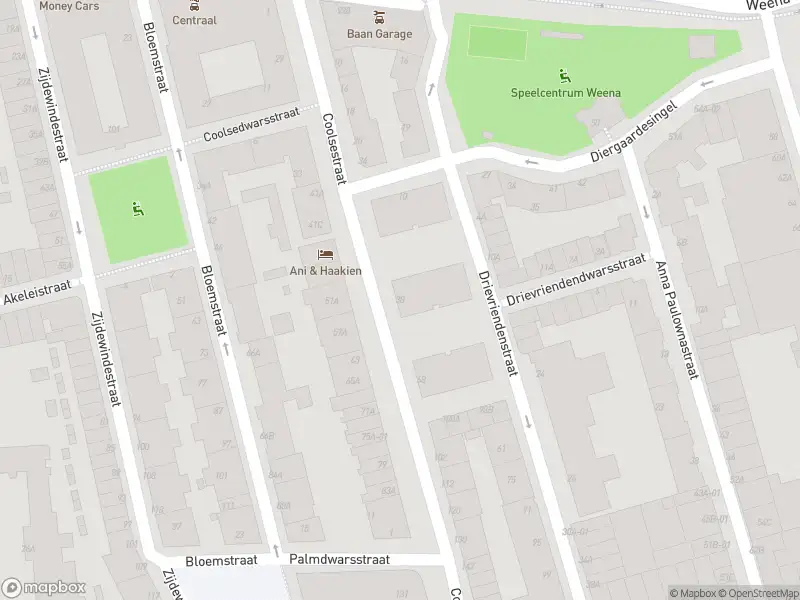 Ambulance met grote spoed naar de Coolsestraat in Rotterdam