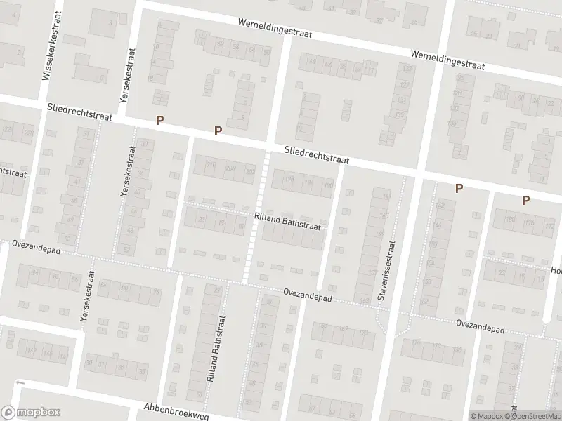 Ambulance met grote spoed naar de Rilland Bathstraat in Rotterdam