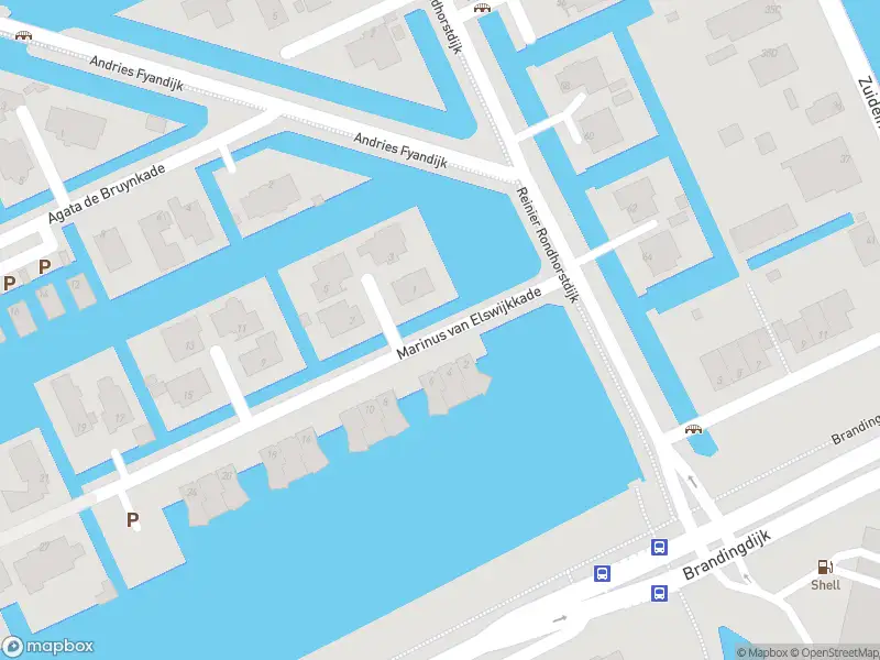 Ambulance met grote spoed naar de Marinus van Elswijkkade in Rotterdam