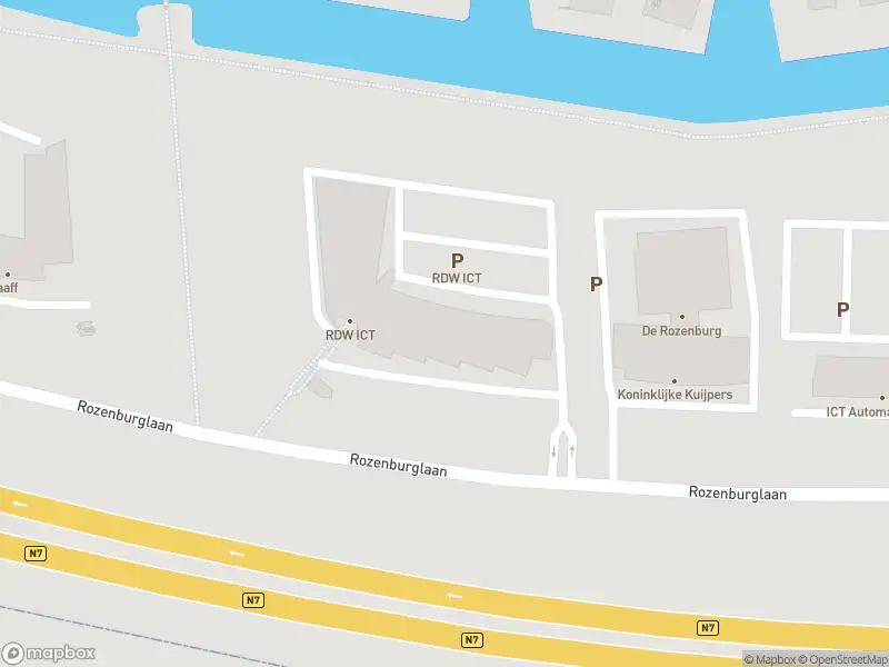 Brandweer met gepaste spoed naar de Rozenburglaan in Groningen vanwege een liftopsluiting