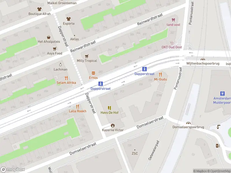 Ambulance met grote spoed naar de Eerste Van Swindenstraat in Amsterdam