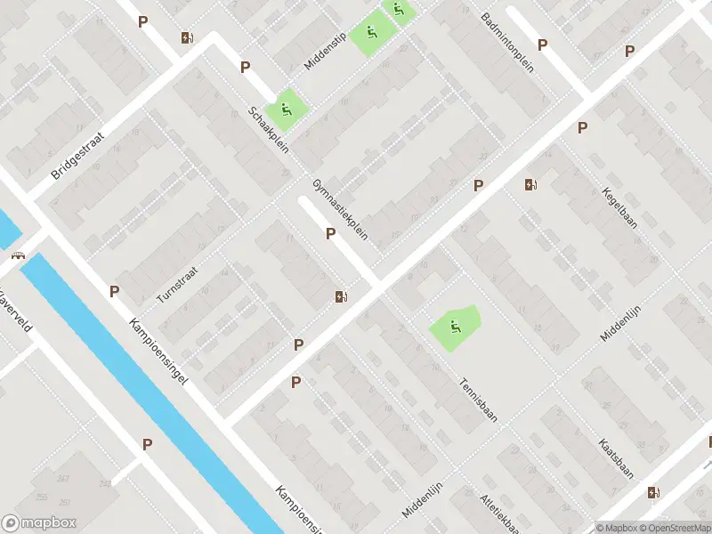 Ambulance met grote spoed naar de Gymnastiekplein in 's-Gravenhage