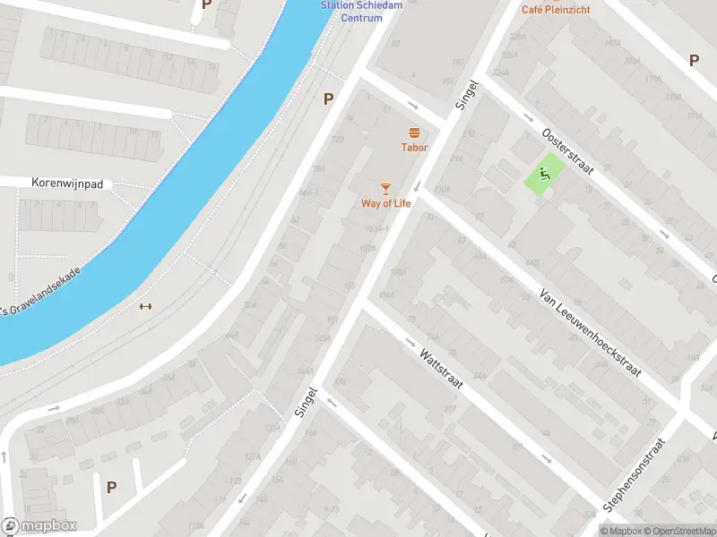 Ambulance met grote spoed naar de Singel in Schiedam