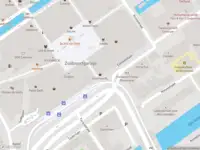 Ambulance met gepaste spoed naar de Zuidpoort in Delft