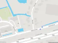 Ambulance met grote spoed naar de Molendijk in Rhoon