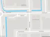 Ambulance met gepaste spoed naar de Waleplein in Strijen