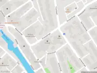 Ambulance met gepaste spoed naar de Oranjestraat in Strijen