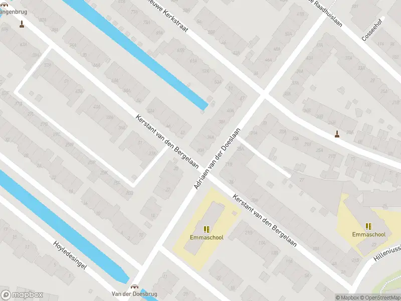 Ambulance met gepaste spoed naar de Adriaen van der Doeslaan in Rotterdam