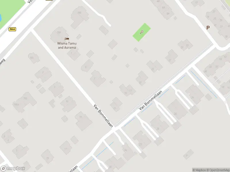 Ambulance met grote spoed naar de Van Bommellaan in Wassenaar