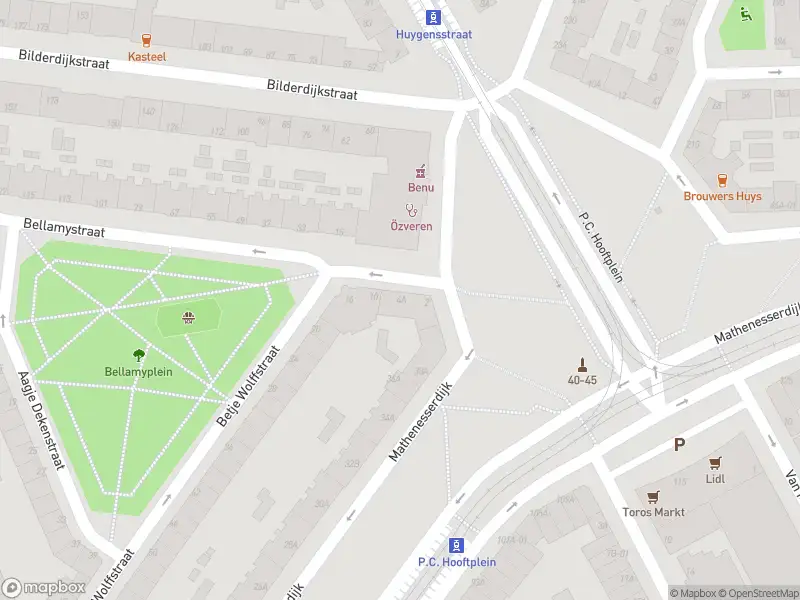 Ambulance met grote spoed naar de Bellamystraat in Rotterdam