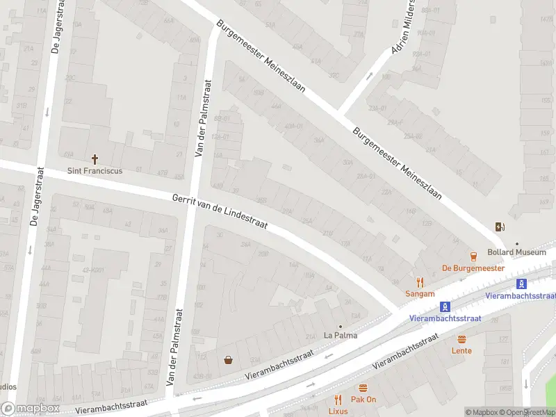 Ambulance met gepaste spoed naar de Gerrit van de Lindestraat in Rotterdam