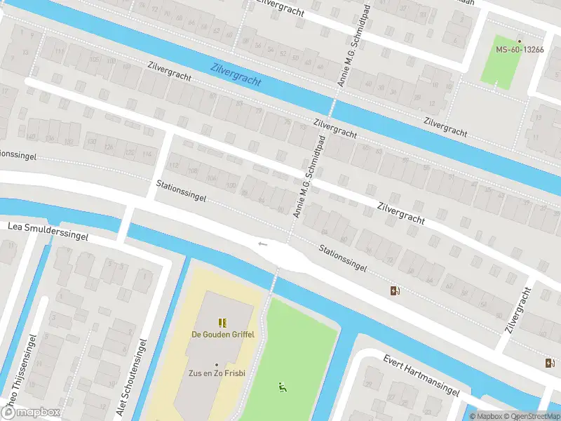 Ambulance met gepaste spoed naar de Stationssingel in Berkel en Rodenrijs