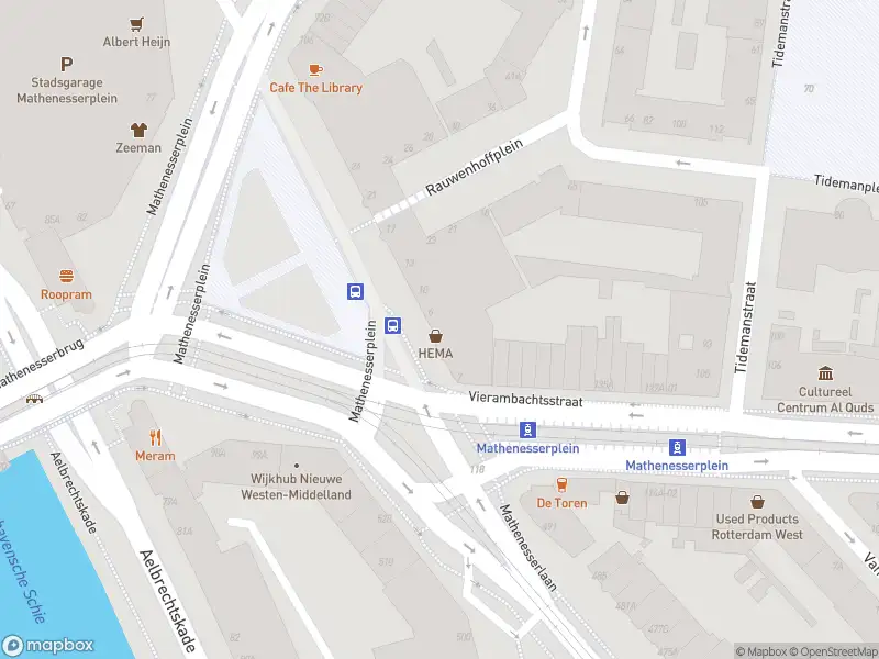 Ambulance met gepaste spoed naar de Mathenesserplein in Rotterdam