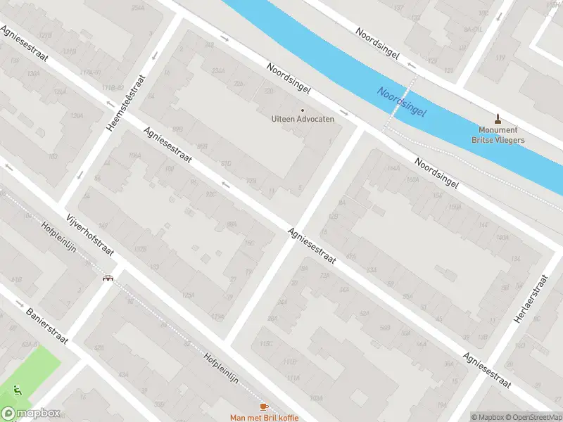 Ambulance met gepaste spoed naar de Wateringhestraat in Rotterdam