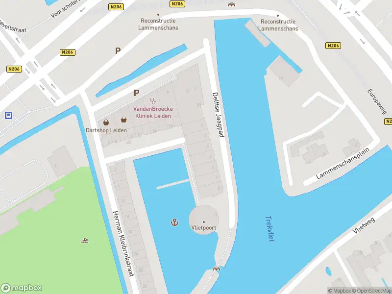 Ambulance met grote spoed naar de Delftse Jaagpad in Leiden