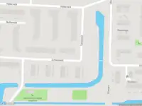 Ambulance met grote spoed naar de Schoonveld in Rotterdam