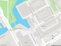 Ambulance met grote spoed naar de Frissenstein in Amsterdam