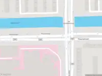 Ambulance met grote spoed naar de Louis Bouwmeesterstraat in Amsterdam