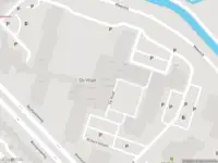 Ambulance met grote spoed naar de De Vloot in Maassluis