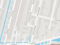 Ambulance met gepaste spoed naar de Martinus Burkensstraat in Rotterdam