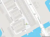 Ambulance met grote spoed naar de Goed Geluimd hof in Amsterdam