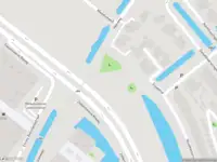 Ambulance met grote spoed naar de Vrouw Avenweg in 's-Gravenhage